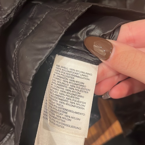 The North Face Woman’s Black Puffer Jacket Size XL - Picture 5 of 5